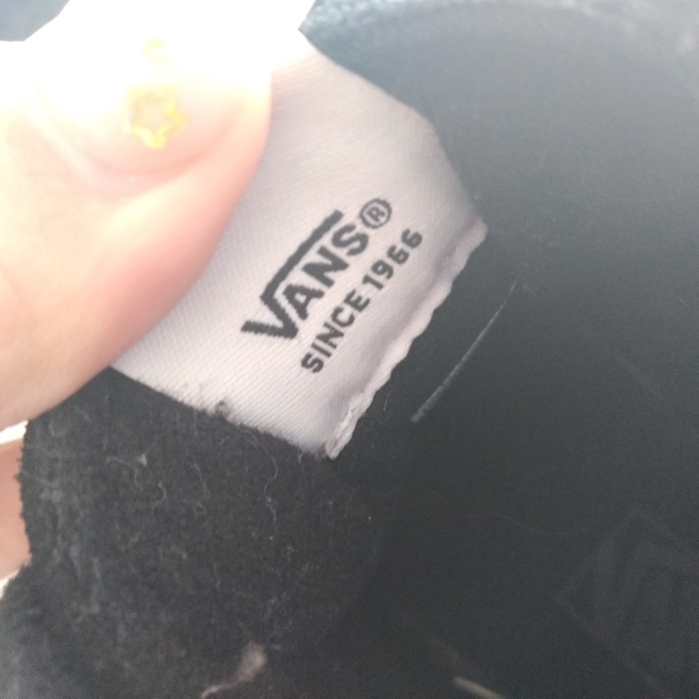 Vans - Picture 2 of 4